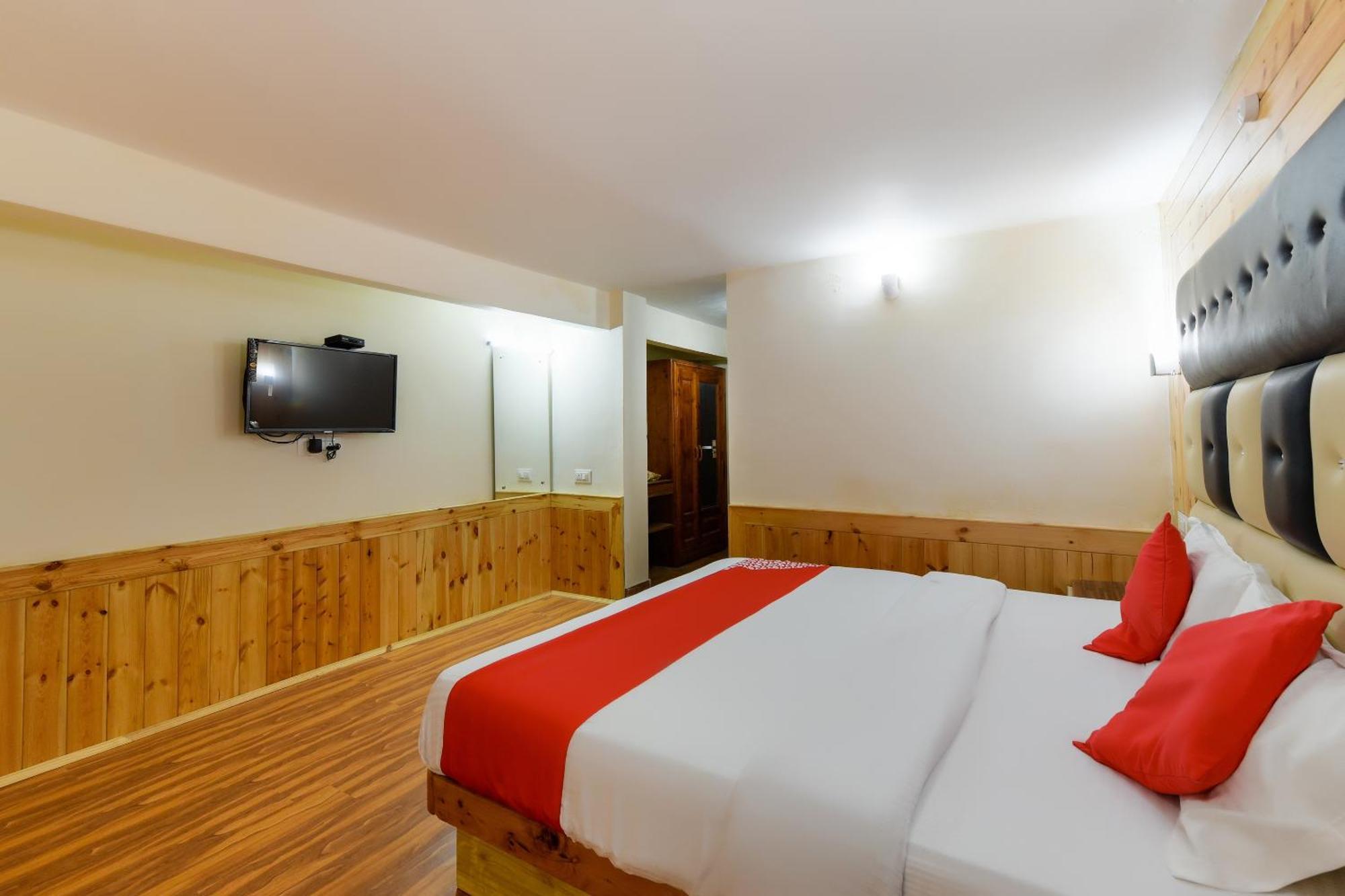 Oyo 46485 Hotel Vijayant Manāli Extérieur photo